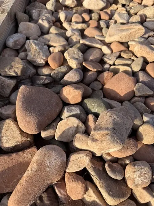 2 to 4 inch Cinnamon Spice landscape rock, close up
