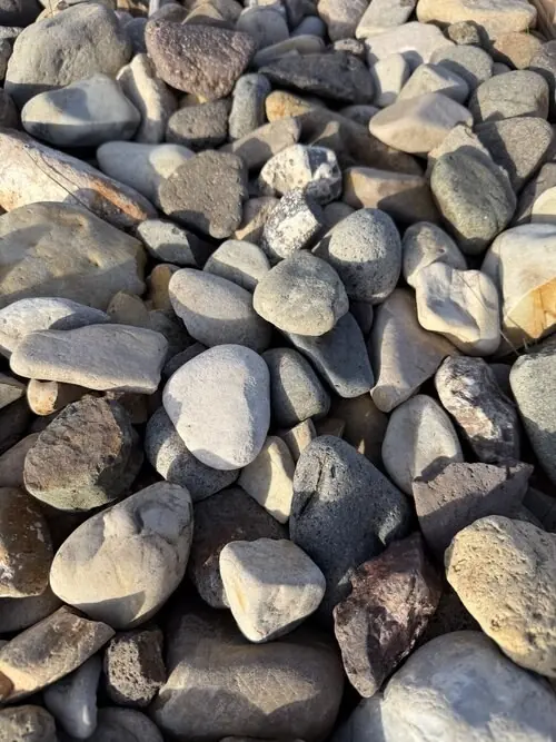 2 to 4 inch Mountain Blend Cobble landscape rock, close up